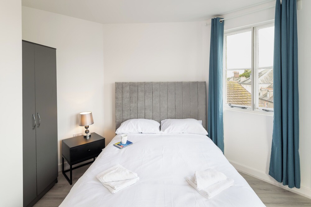 Apt 7: Two Bedroom Deluxe, with View