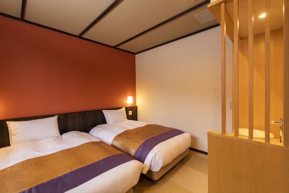 Tsukinoza Japanese Western Style Room with Open-air Bath and Private Bathroom 1F - Photo 1