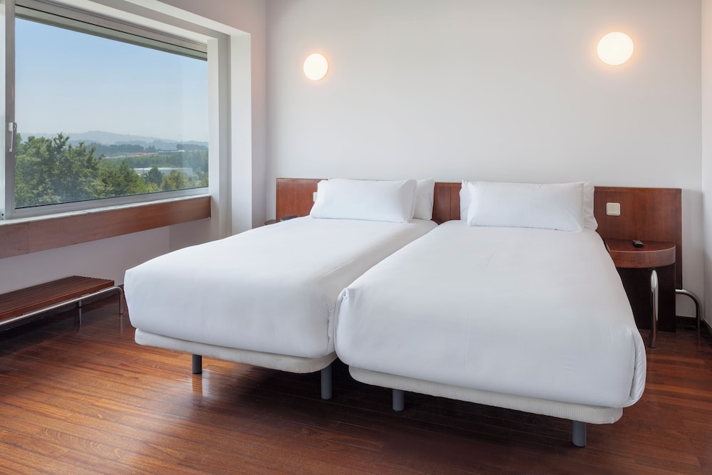 Standard Twin Room - Photo 2
