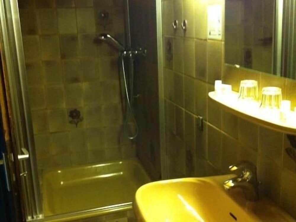 Premium Double Room, Private Bathroom photo 2
