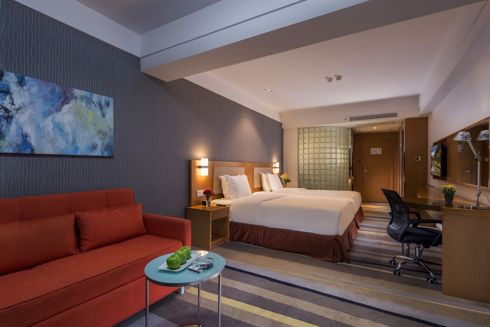 Standard Room, 1 King Bed, Garden View