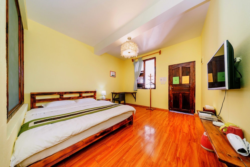 Traditional Room, 1 Queen Bed, Ensuite photo 3
