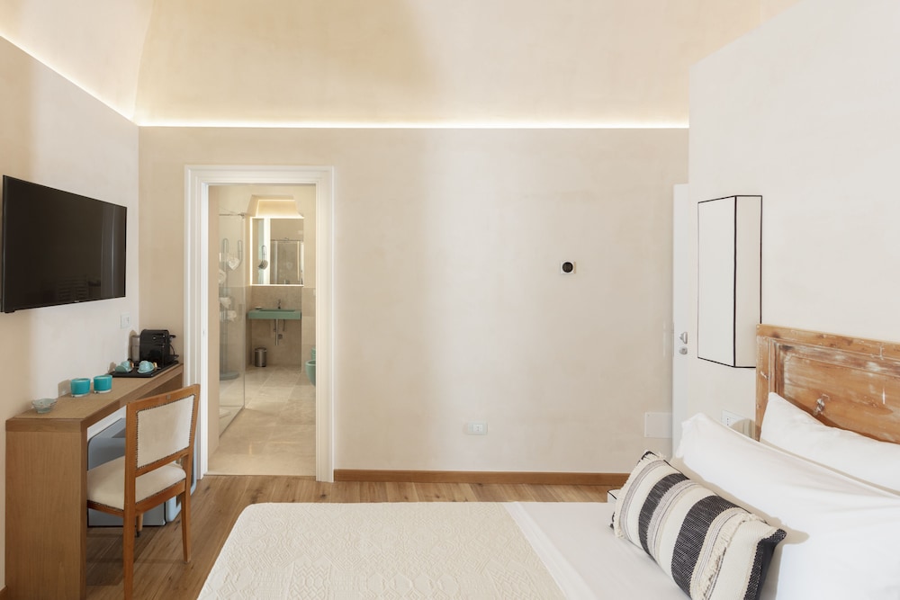 Deluxe Double Room, Balcony, Partial Sea View (Trabucco) - Photo 2
