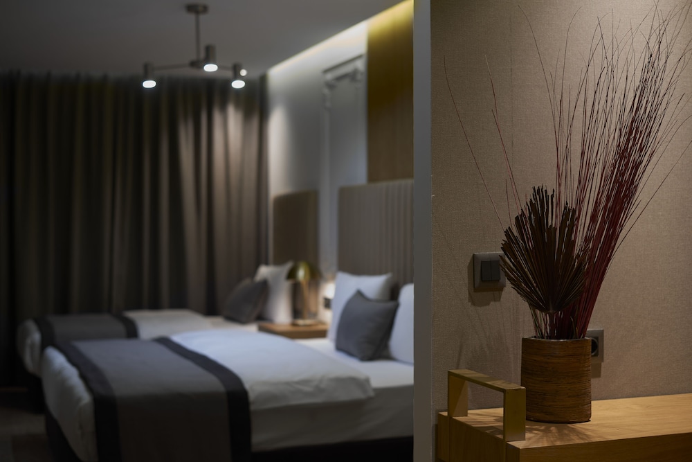Economy Double or Twin Room photo 3