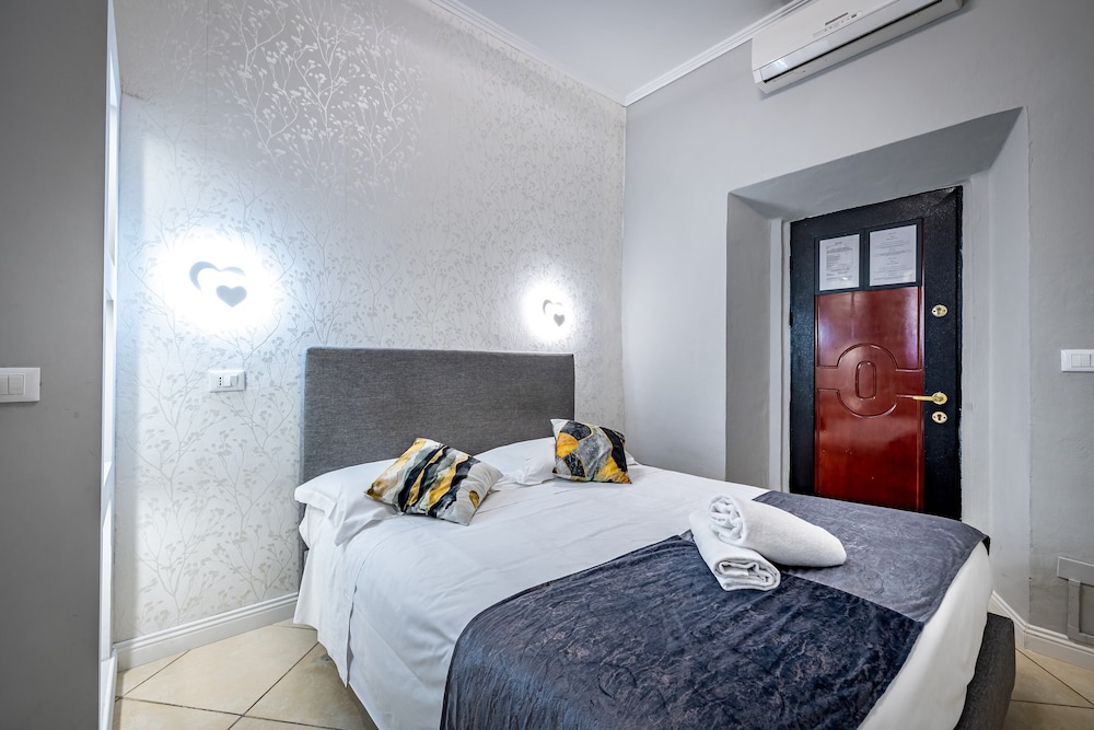 Economy Double Room, 1 Queen Bed photo 1