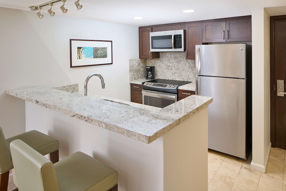 Luxury Junior Suite Partial Ocean View - Photo 4