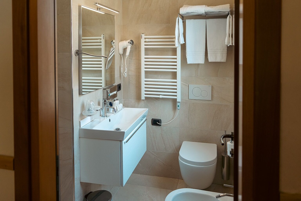 Superior Triple Room photo 3