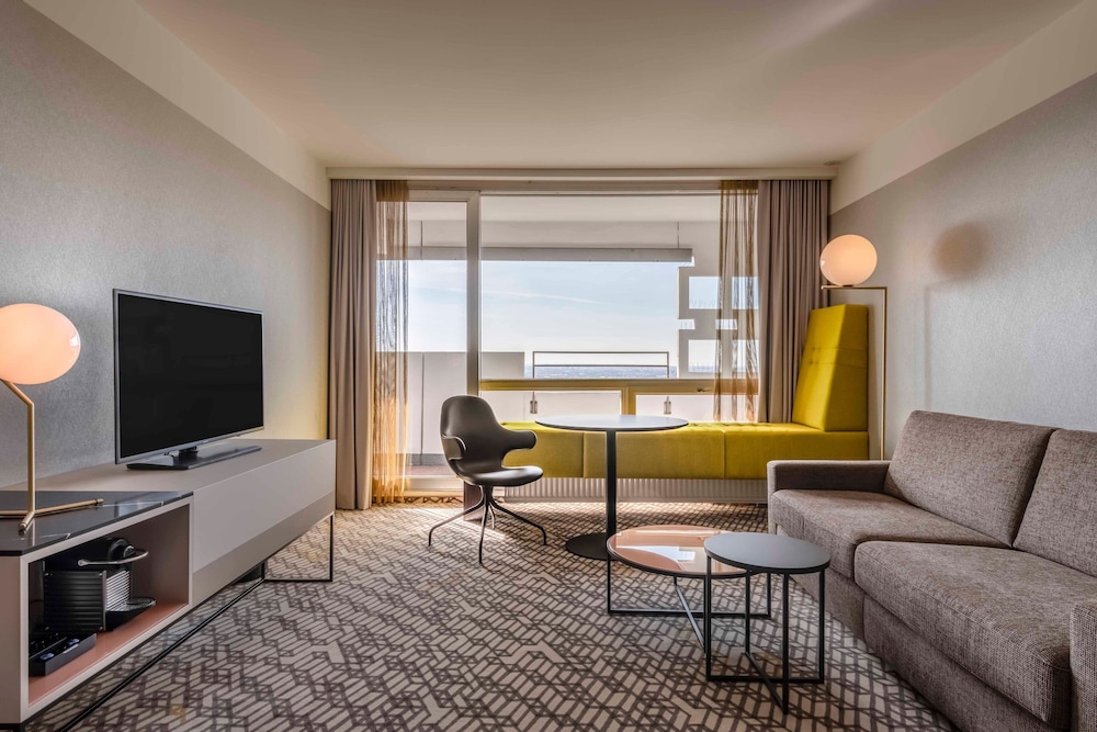 Superior Suite, 1 King Bed with Sofa bed