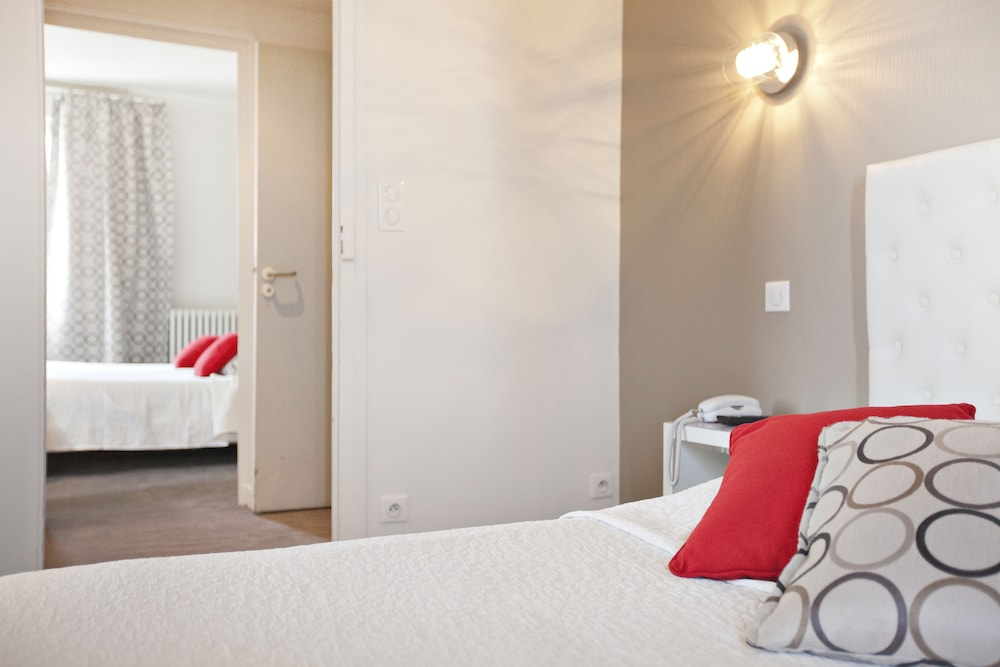 Room (Chambre Esprit de Famille) photo 1
