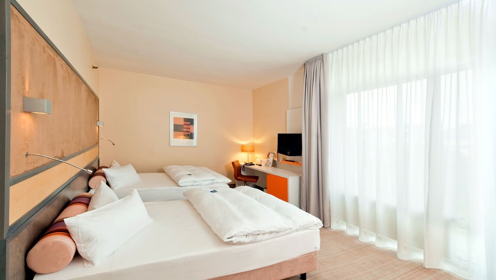 Standard Twin Room photo 2