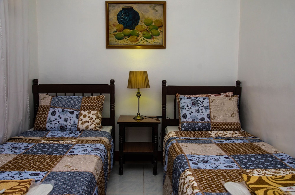 Twin Room, 2 Twin Beds, Private Bathroom photo 3