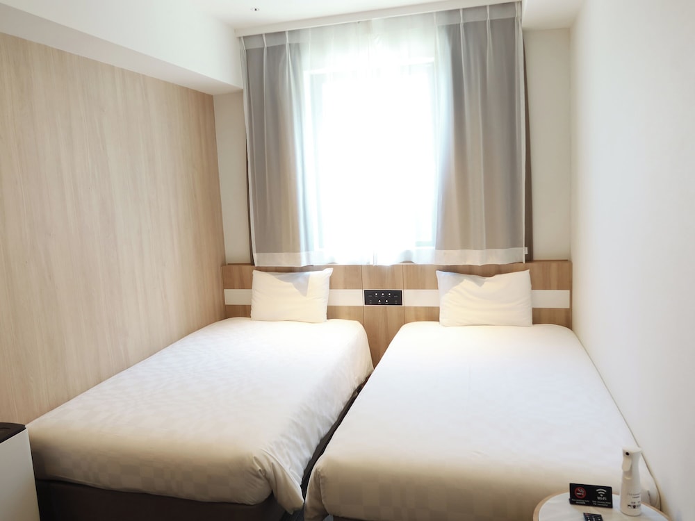 Twin Room, Non Smoking, Corner - Photo 1