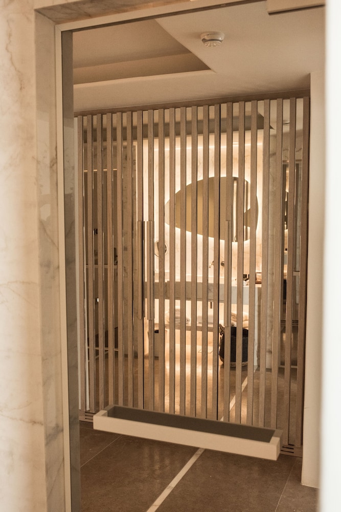 Junior Suite with Private Pool - Photo 4