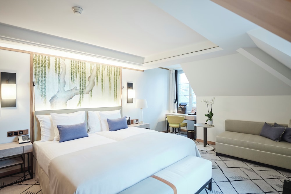 Riverside Signature Suite