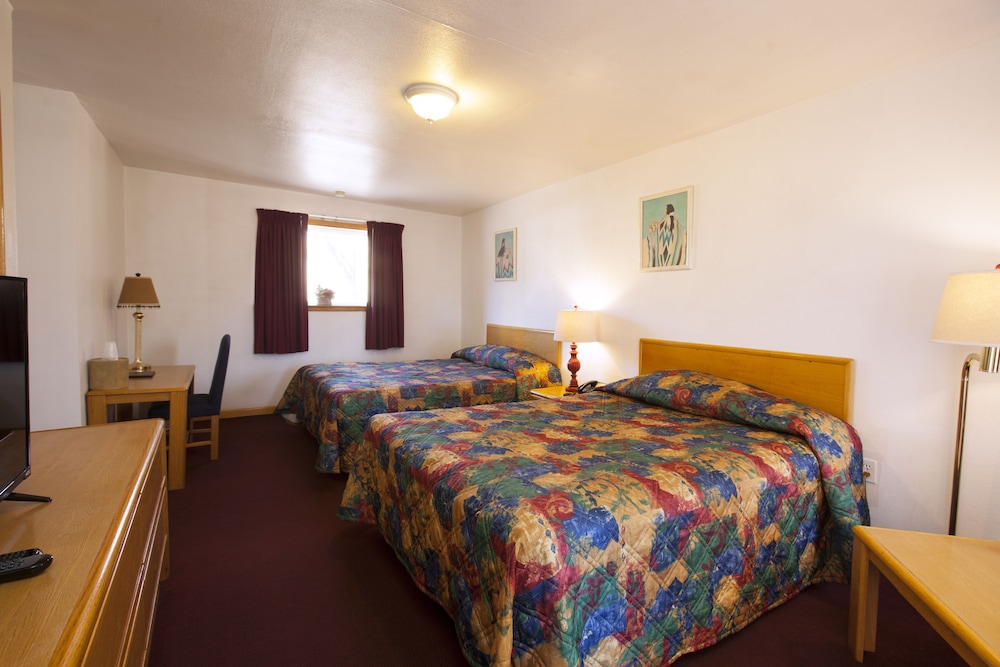 Deluxe Room, 2 Queen Beds, Kitchen photo 1