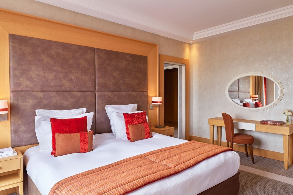 Suite, 1 King Bed, Terrace, Golf View