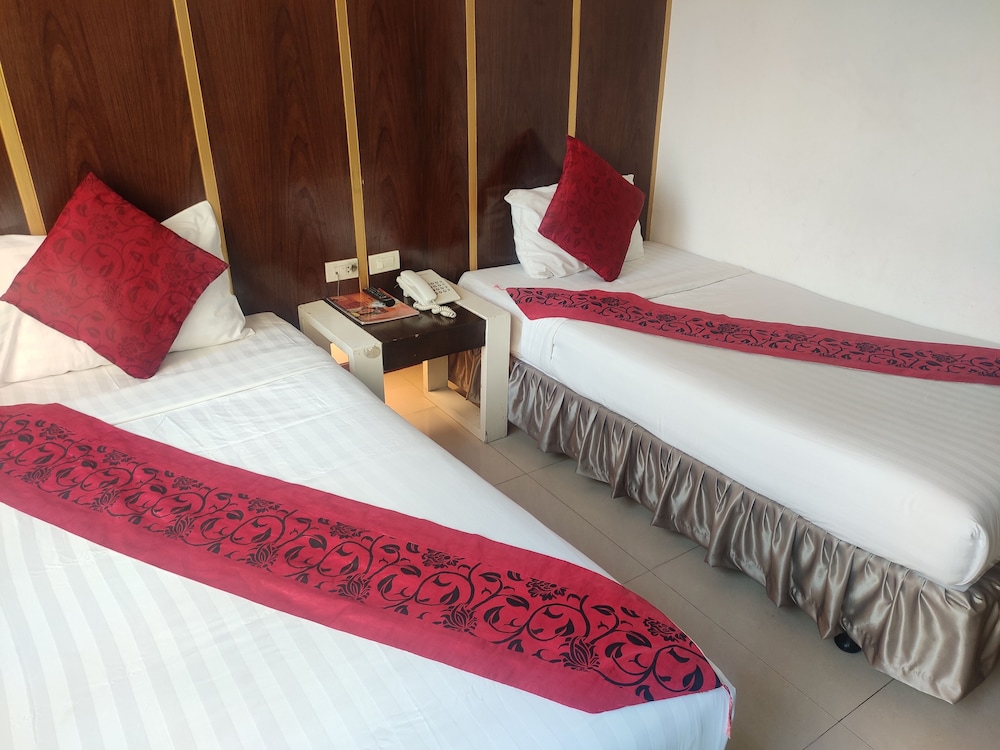 Deluxe Double or Twin Room photo 2