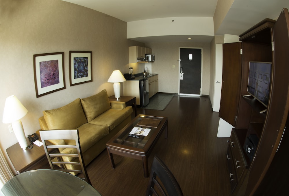 Suite, 1 King Bed, Non Smoking (VIP Floor) - Photo 2
