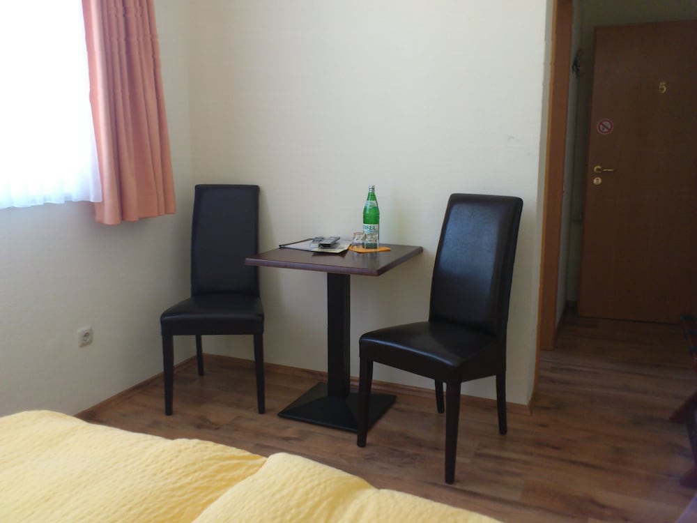 Standard Double Room photo 3