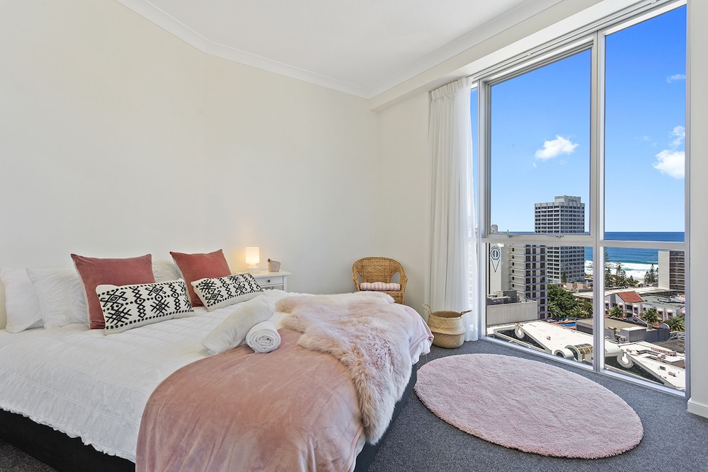 Two-Bedroom Apartment with Ocean View photo 2
