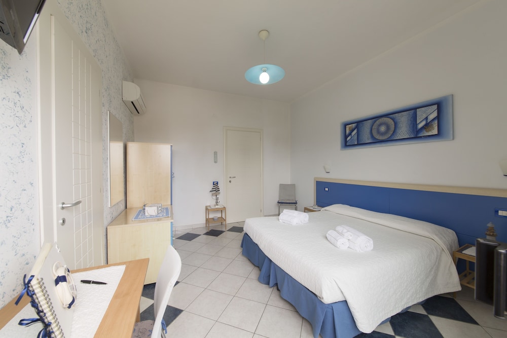 Double or Twin Room, Sea View