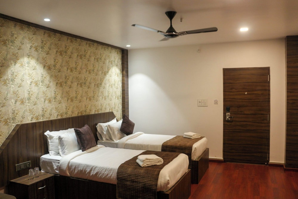 Deluxe Room - Photo 8