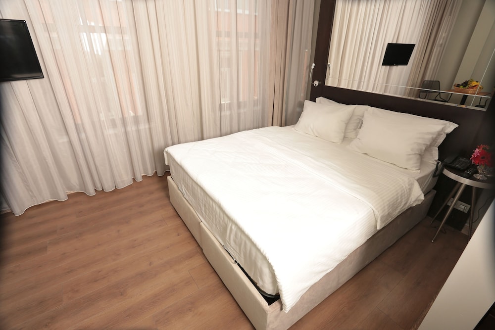 Deluxe Triple Room, 1 Bedroom, Non Smoking photo 3