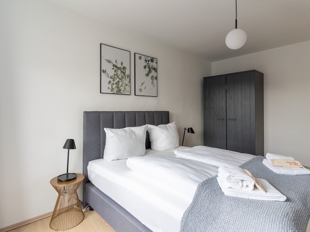 Two-Bedroom Duplex Suite with balcony photo 3