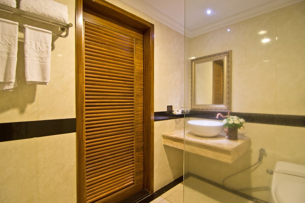 Deluxe Room - Photo 6