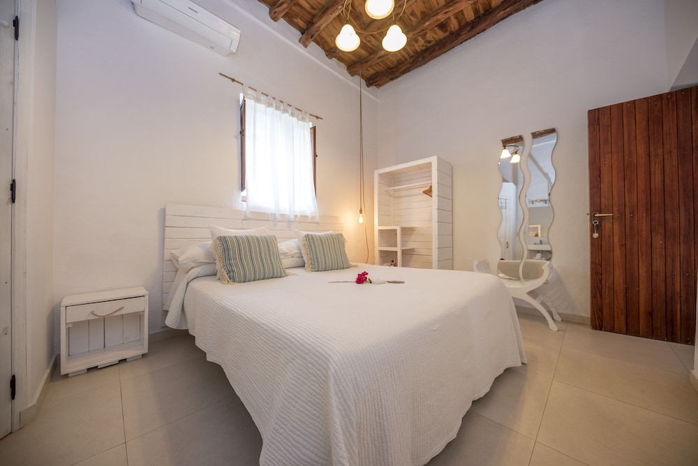 Economy Double Room, Ensuite (Macarelleta) photo 2