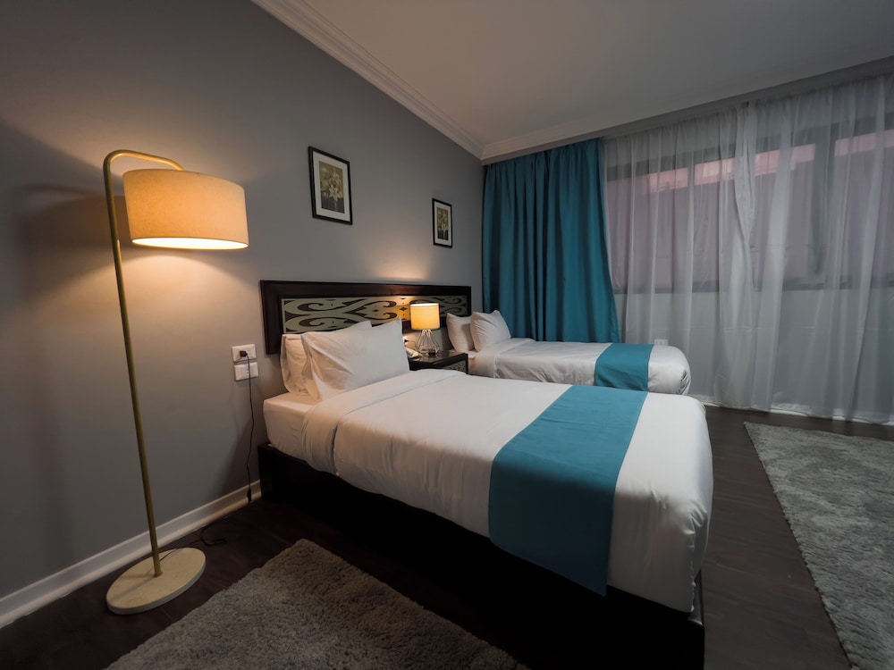 Standard Twin Room, City View photo 3
