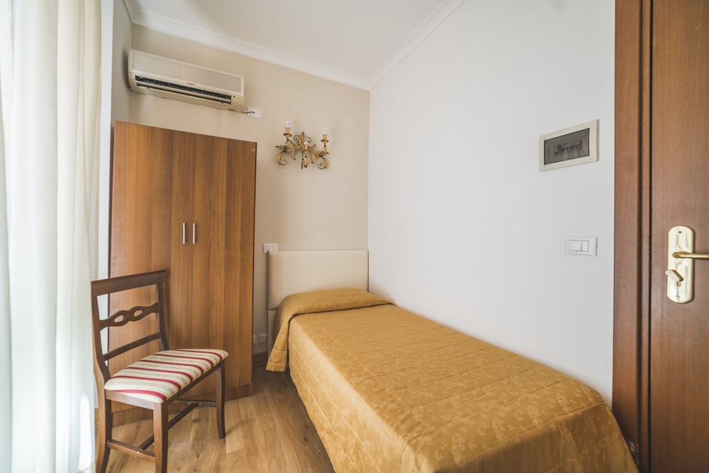 Classic Single Room photo 2