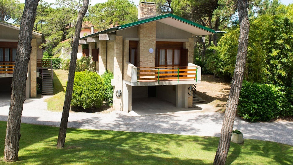 Deluxe Villa, 2 Bedrooms, Kitchenette, Garden Area photo 1