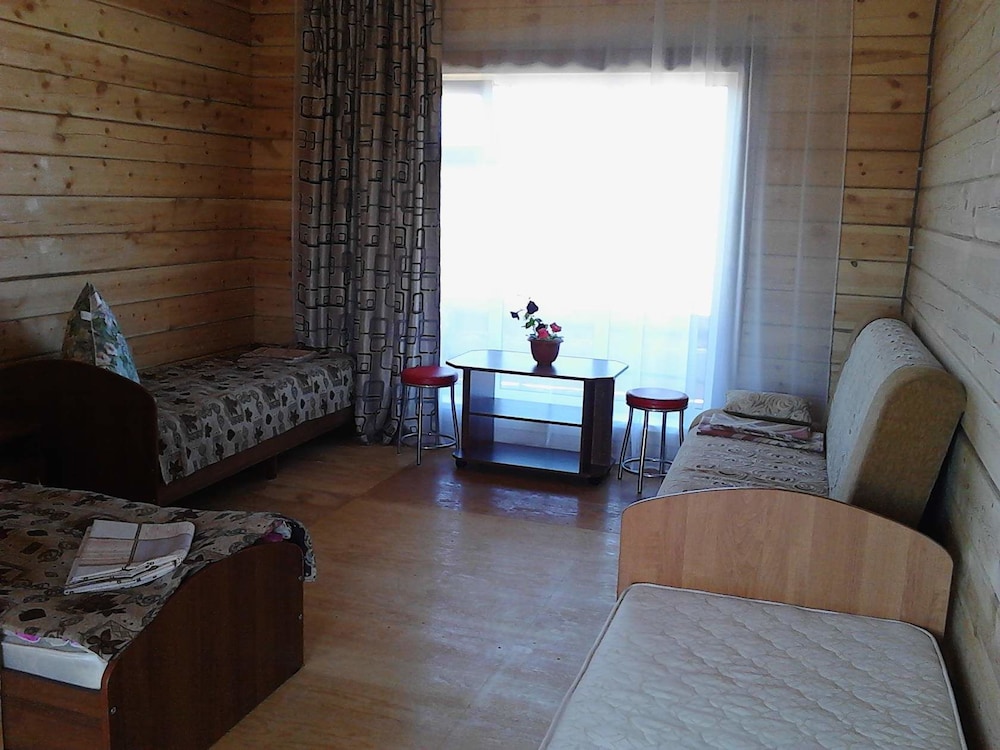 Family Room, Private Bathroom photo 1
