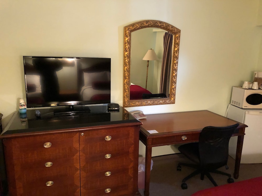 Standard Room, 1 King Bed, Kitchenette photo 2