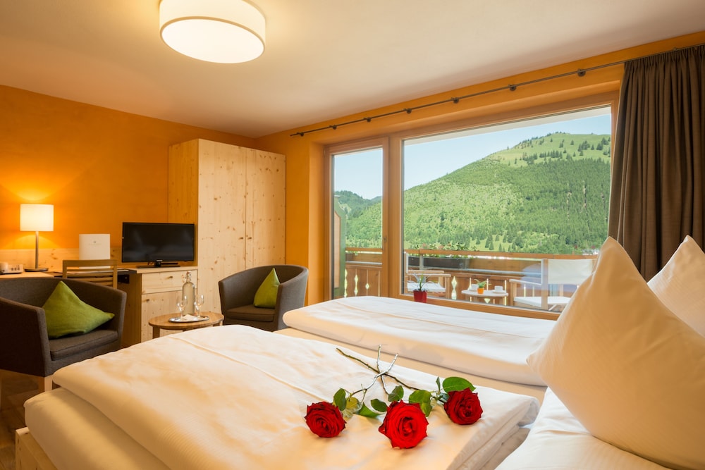 Comfort Room, Balcony, Mountain View