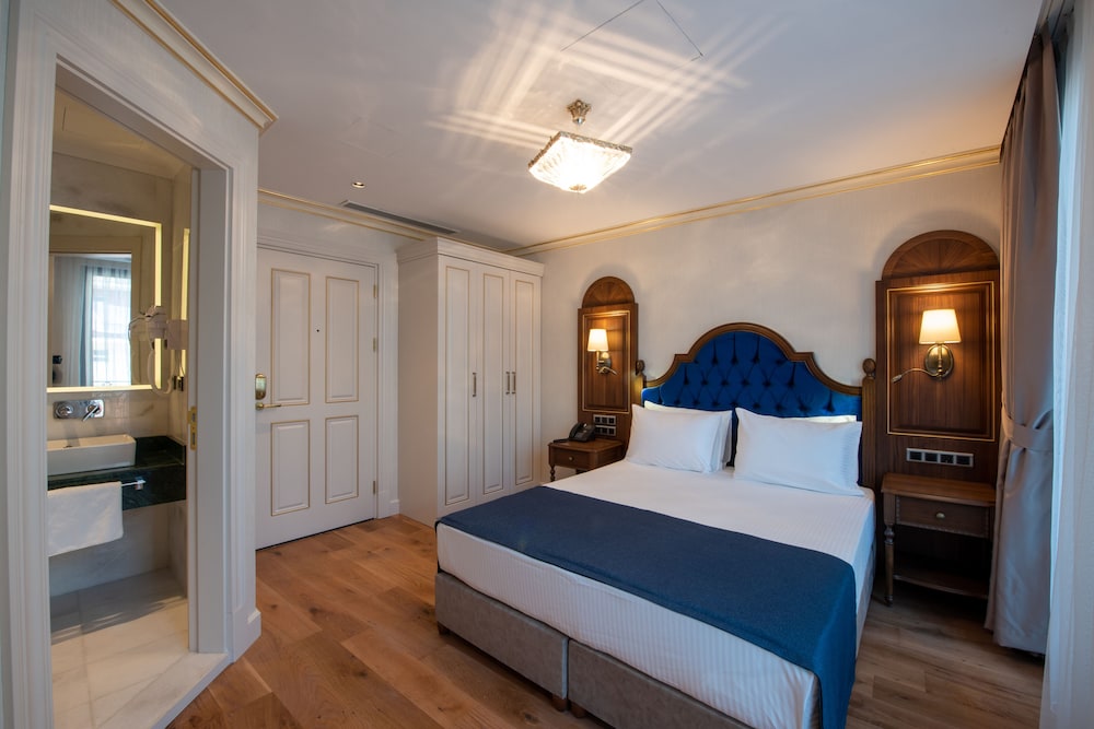Deluxe Double Room, 1 King Bed, Sea View photo 2