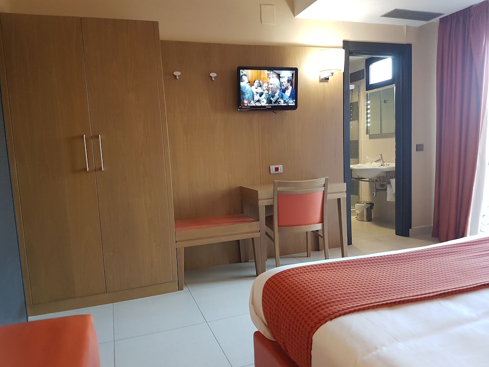 Superior Triple Room photo 3