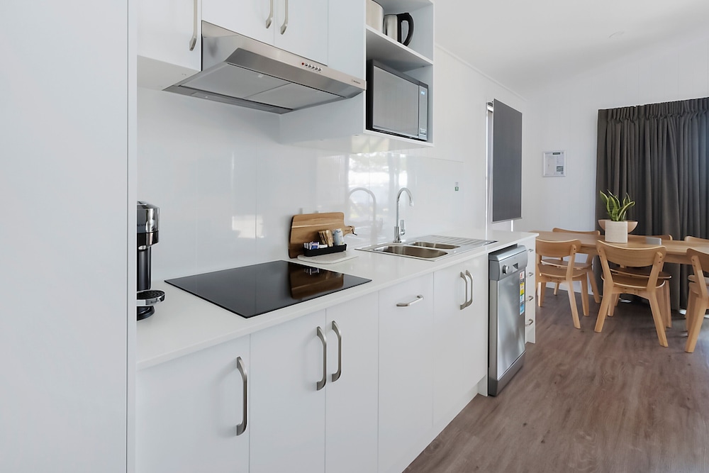 Premium Villa - Sleeps 6 photo 2