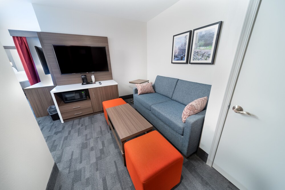 Suite, Multiple Beds, Non Smoking - Photo 6