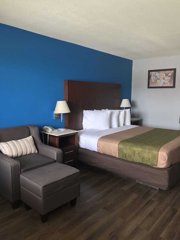 Standard Room, 1 King Bed, Non Smoking - Photo 16