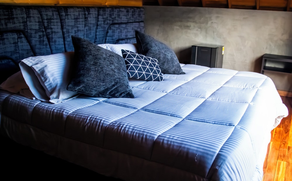 Deluxe Double Room, Jetted Tub, Mountain View photo 2