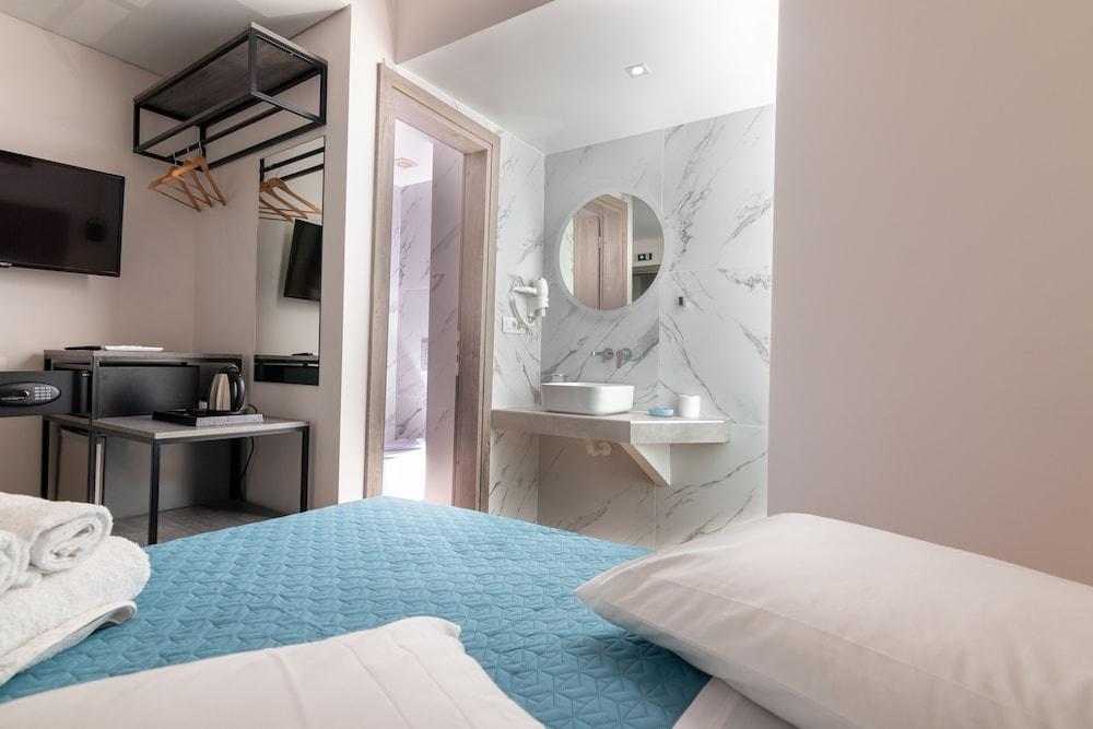 Economy Double Room photo 2