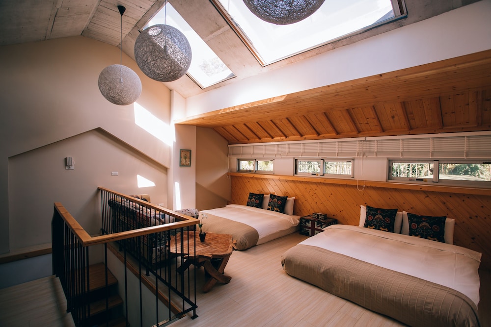 Signature Loft, Multiple Beds, Balcony photo 1