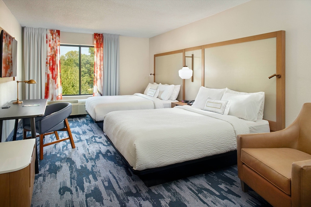 Room, 2 Queen Beds - Photo 1