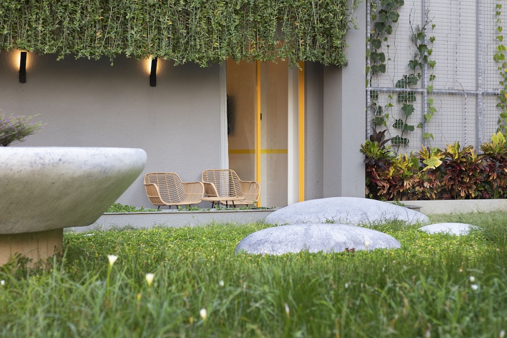 YELLO Room Garden Access - Photo 5