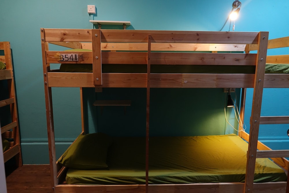Single Bed In 6 Bed Mixed Dorm photo 3