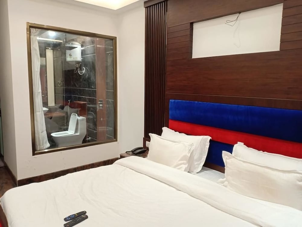 Deluxe Room, 1 Double Bed, Non Smoking photo 1