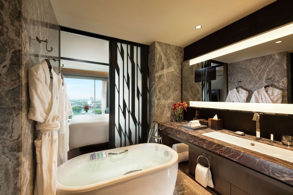 Deluxe Room, 2 Twin Beds (High Floor) photo 2