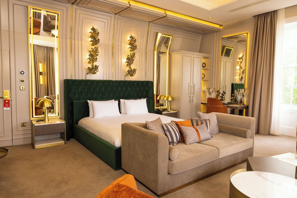 Junior Suite, 1 King Bed (Royal) - Photo 4
